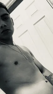 SkinnyHot444 Public Poză 5