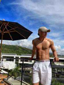 Phillip_collinss Get a little wet with me💦 Pic 2