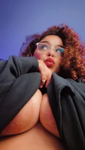 Sweetbrunette-69 ChubbyFlor Poză