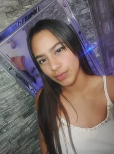 CamilaVega Public Pic 3