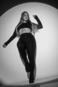 AlliceLover Look at this incredible style Pic 6