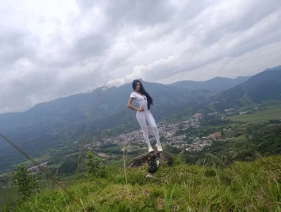 A lovely day with a beautiful slave de Katya_Bridge2  3 Imagens