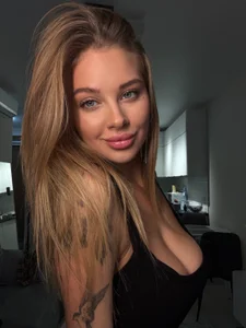 𝐌𝐲 𝐥𝐢𝐟𝐞 😸 de Barbara_Babe  4 Imagens