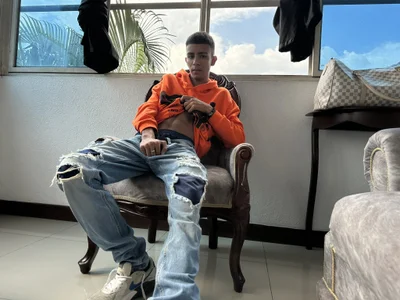 dikey_62 sexy boy Pic 2