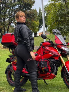 lindsay_taylorjoy: I'm a rude girl 🏍️ ( 2 фото)