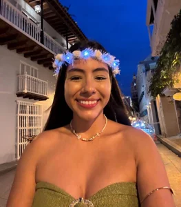 princess_little09 enjoying the streets of cartragena✨ Hình 2