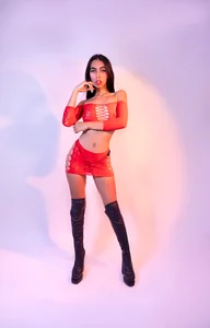 Mia_Gloww_'s 💋 Fashion model body, seductive aura. Sex Photo 1