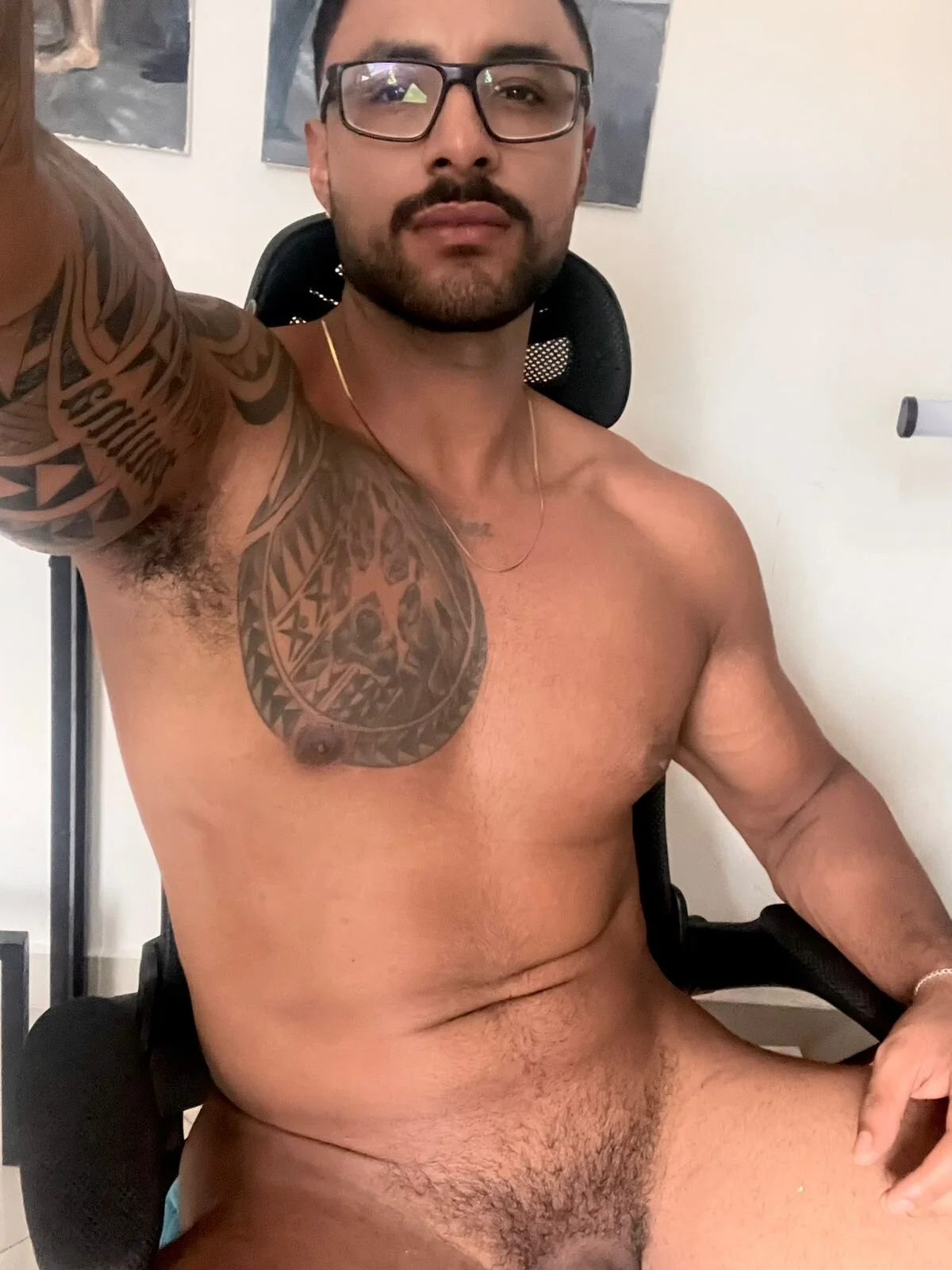 ภาพที่กำลังนิยมของ LiamGarcia1  7031