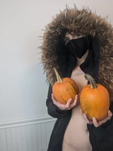 HMaskie Public  3টি ছবি