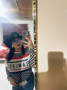 Lucrecia_33 Vaquera Pic 3