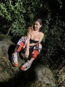 Skarlet219 Enjoy the view 💚🧡 Immagine 