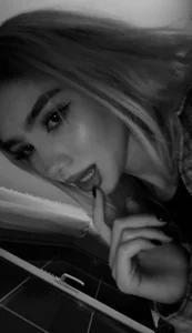 EmmaStoneWants Public Kuva 5