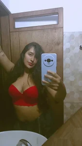 Priya_Bloom Public Poză 3