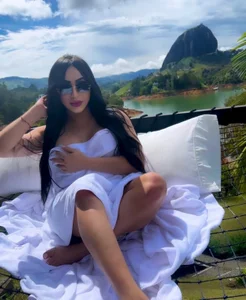 Public de whitedollx10  6 Imagens