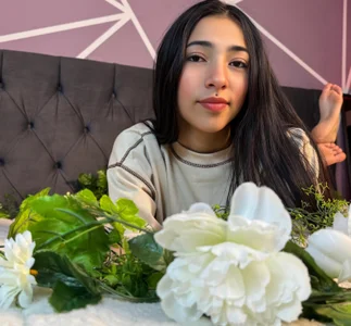 Violett1126 just a soft side of me 🌸 Pic 2