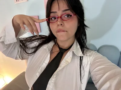 curvy_rousi Just a sexy secretary for you Foto 4