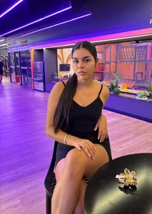 _AlyssonRoouse Public - {count, plural, one {תמונה אחת} two {שתי תמונות} many {# תמונות} other {# תמונות}}