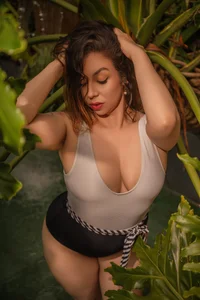 CarlaRossi_ Wet Summer Pic 5