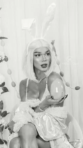 NaomiSteward Happy Easter! 🐰💗 รูป  5