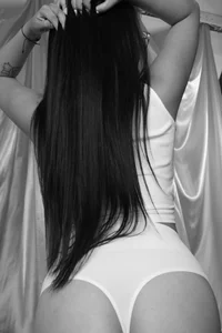 Valk_submissive black and white Pic 3