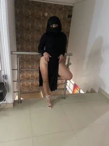 Layla_arabelle 🔥 I like it when they look at me... Foto 2