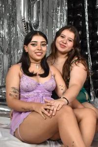 Laia_and_Aloby Sexy girls Foto