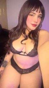 Nia_Blum do you like my new style?😶‍🌫️ Pic 2