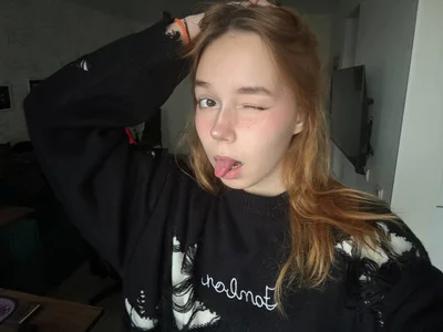 812sunflowerinahat 🌻 Pic 2