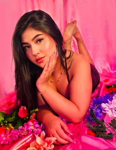 AbrilQuintana_ Princess among cherry trees 👑🌸 사진 2