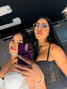 ABBY AND KHLOE 🔥🥳 od dirtyplayfantasies  2 snímek