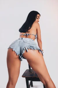 lilith__rosse 🌹 “My body speaks… and in these photos it screams Poză 5