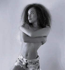 MiticaBrennet_ A little of me صورة واحدة|MiticaBrennet_ A little of me صورتان|MiticaBrennet_ A little of me  صور|MiticaBrennet_ A little of me  صورة