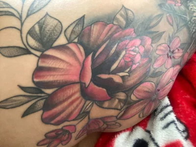 camile_milf I had a fat on my leg that made me unhappy that's why I decided to get a tattoo. and enjoy my tatto Pic 4