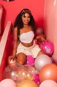 KendraChavez_ kullanıcısının Ebony barbie ♥️ albümü -  4 fotoğraf