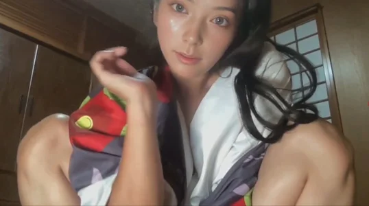 ena8888想像力働かせて❣️何してる時に見える？图片