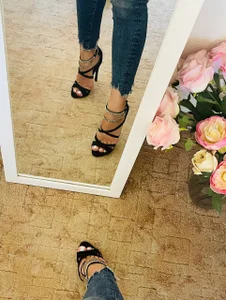 Aziza-New: Public ( 4 фото)