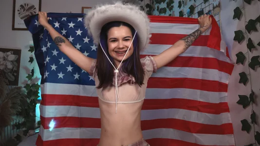 Lil_Amelie 4th July! Yay, HOTdogs! Pic 4