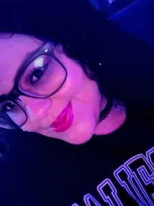 MelannieSimons face Pic 3