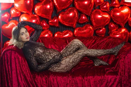 EmiilyHendriixx Valentine Lovers Room💟 Pic 7