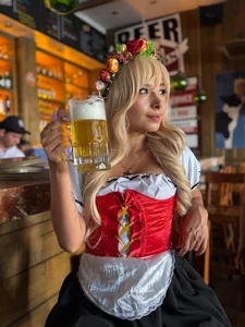 SabrinaSpell_ 🍺✨ Oktober Nights ✨🍺 Hình