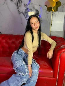 Maira_Saenz Public  4. fénykép