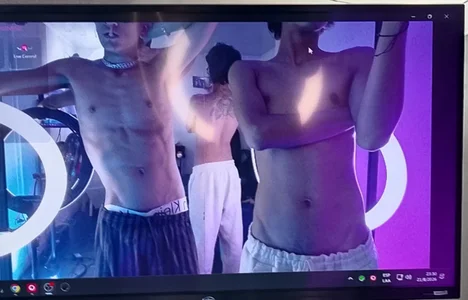 Yen_and_Dko Cutest Twinks Pic