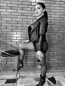 helenaduque_ Public  6টি ছবি