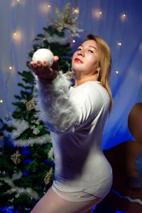 MaylinRosse_ “Snow Angel and Desire” Pic