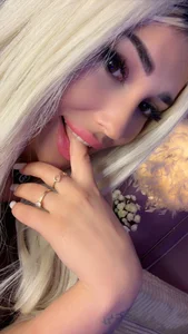 BettyVelvet Hot Blondie Foto 4