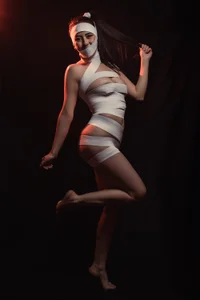 Cloee_Sky2のI've lost some of my bandages. Do you want to take the rest off me?の枚の写真