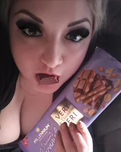 CharleyyCream I slika