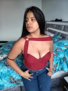 sasha_roldann The prettiest in casual clothes❤️🙈 Foto 3