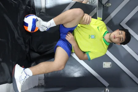 Oliver_Jamees Between shadows and details, I reveal just enough to awaken your imagination. Pic 4