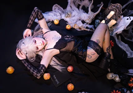 melany_blairの🌑 You can’t resist me.の 2枚の写真